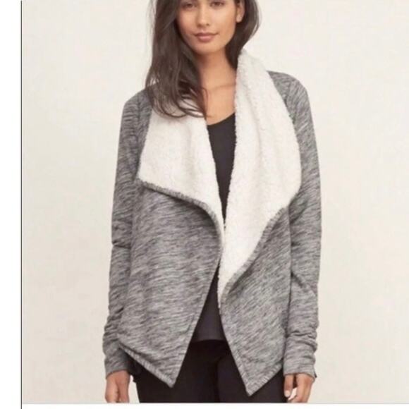 Abercrombie & Fitch Sherpa Lined Open Front Jacket Teddy Coat Sweater sz XS Y2K - Picture 1 of 12